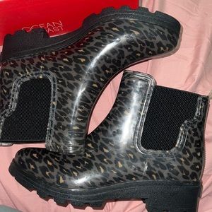 Ocean and coast rain boots